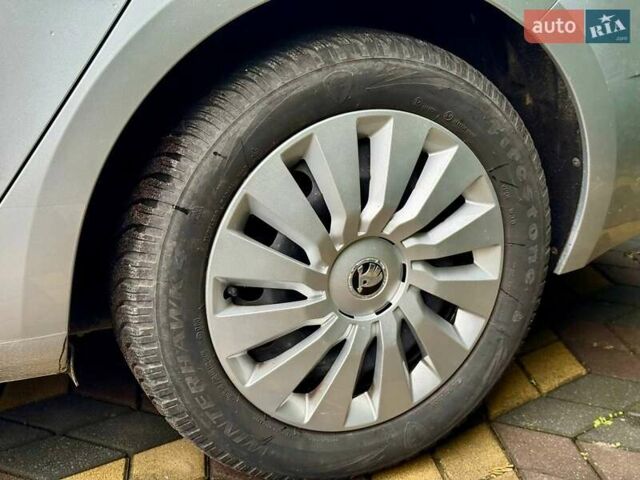 Сірий Шкода Октавія, об'ємом двигуна 1.6 л та пробігом 273 тис. км за 12800 $, фото 5 на Automoto.ua