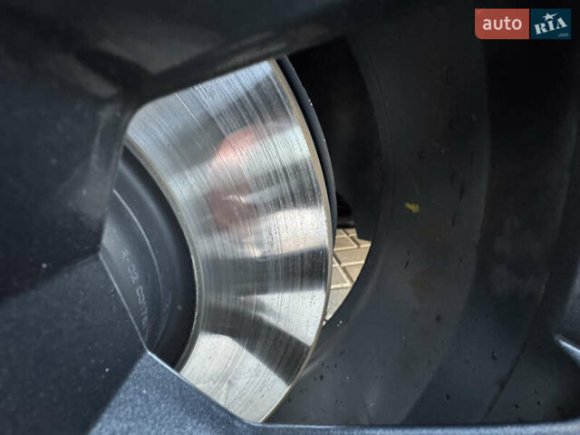 Серый Шкода Октавия, объемом двигателя 2 л и пробегом 174 тыс. км за 20500 $, фото 93 на Automoto.ua