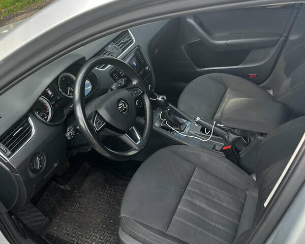 Шкода Октавия 2019 в Киеве на Automoto.ua Серый Шкода Октавия, объемом двигателя 1.97 л и пробегом 120 тыс. км за 17500 $, фото 6 на Automoto.ua