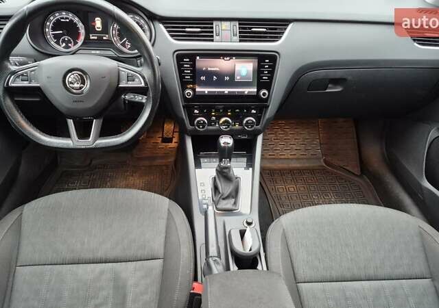 Серый Шкода Октавия, объемом двигателя 2 л и пробегом 235 тыс. км за 19800 $, фото 24 на Automoto.ua