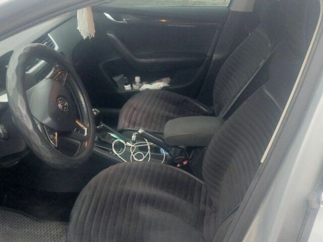 Серый Шкода Октавия, объемом двигателя 1.6 л и пробегом 252 тыс. км за 15500 $, фото 4 на Automoto.ua