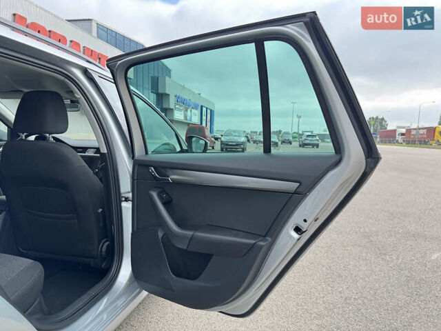 Серый Шкода Октавия, объемом двигателя 2 л и пробегом 259 тыс. км за 14970 $, фото 81 на Automoto.ua