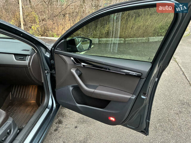 Сірий Шкода Октавія, об'ємом двигуна 1.97 л та пробігом 144 тис. км за 18700 $, фото 31 на Automoto.ua
