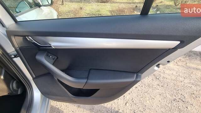 Серый Шкода Октавия, объемом двигателя 1.5 л и пробегом 125 тыс. км за 16200 $, фото 19 на Automoto.ua