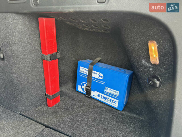 Серый Шкода Октавия, объемом двигателя 2 л и пробегом 259 тыс. км за 14970 $, фото 90 на Automoto.ua