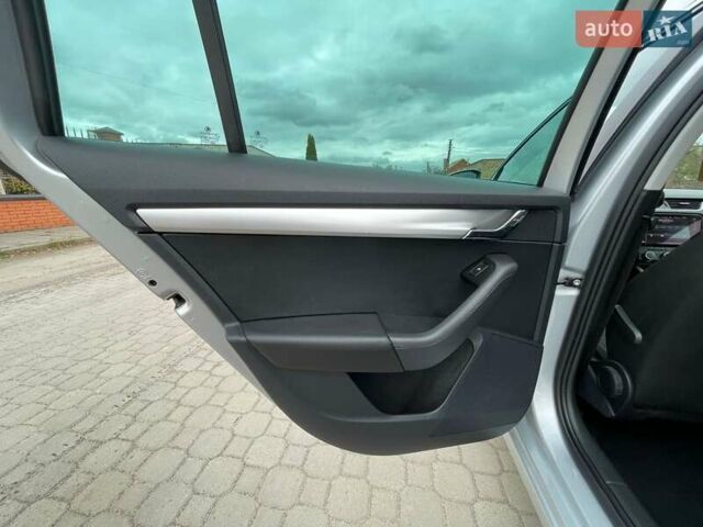 Сірий Шкода Октавія, об'ємом двигуна 2 л та пробігом 265 тис. км за 16300 $, фото 26 на Automoto.ua