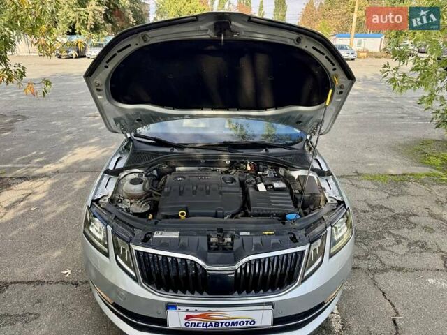 Серый Шкода Октавия, объемом двигателя 1.6 л и пробегом 210 тыс. км за 15990 $, фото 31 на Automoto.ua