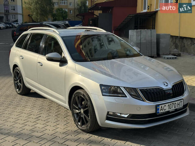 Серый Шкода Октавия, объемом двигателя 1.6 л и пробегом 214 тыс. км за 17000 $, фото 3 на Automoto.ua