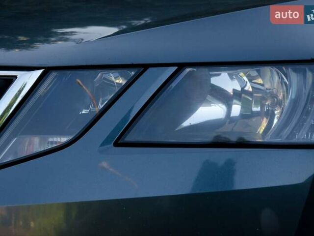 Серый Шкода Октавия, объемом двигателя 1.6 л и пробегом 336 тыс. км за 13800 $, фото 19 на Automoto.ua