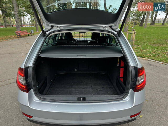 Серый Шкода Октавия, объемом двигателя 2 л и пробегом 175 тыс. км за 17999 $, фото 8 на Automoto.ua