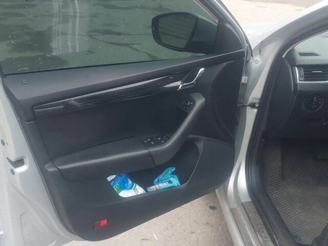 Серый Шкода Октавия, объемом двигателя 1.6 л и пробегом 252 тыс. км за 15500 $, фото 3 на Automoto.ua