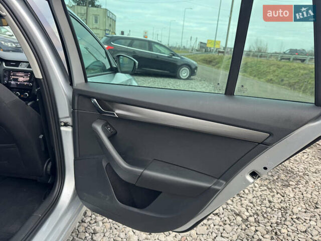 Серый Шкода Октавия, объемом двигателя 2 л и пробегом 291 тыс. км за 14800 $, фото 42 на Automoto.ua