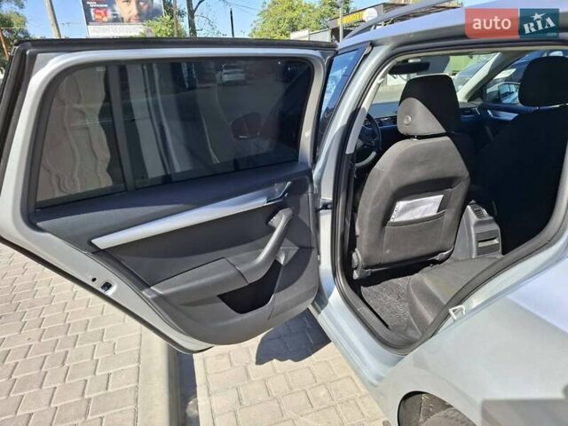 Сірий Шкода Октавія, об'ємом двигуна 1 л та пробігом 191 тис. км за 17500 $, фото 32 на Automoto.ua