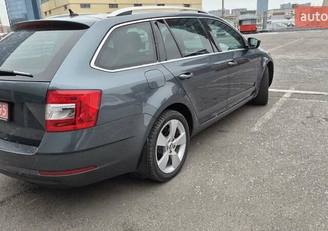 Серый Шкода Октавия, объемом двигателя 2 л и пробегом 235 тыс. км за 19800 $, фото 4 на Automoto.ua