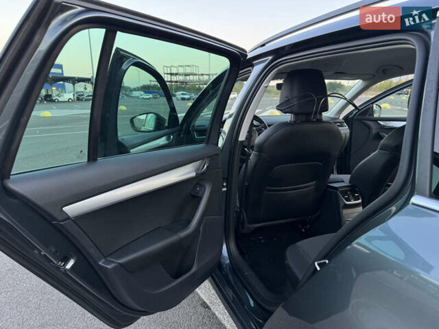 Серый Шкода Октавия, объемом двигателя 1.6 л и пробегом 323 тыс. км за 13700 $, фото 12 на Automoto.ua