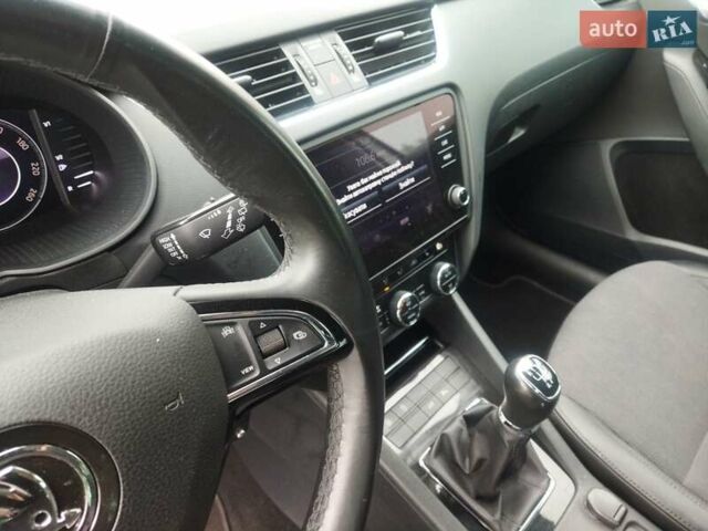 Серый Шкода Октавия, объемом двигателя 1.6 л и пробегом 212 тыс. км за 13500 $, фото 9 на Automoto.ua