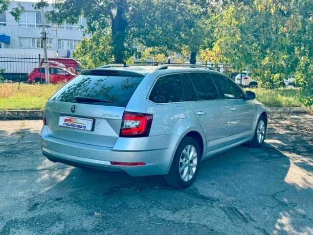 Серый Шкода Октавия, объемом двигателя 1.6 л и пробегом 210 тыс. км за 15990 $, фото 1 на Automoto.ua