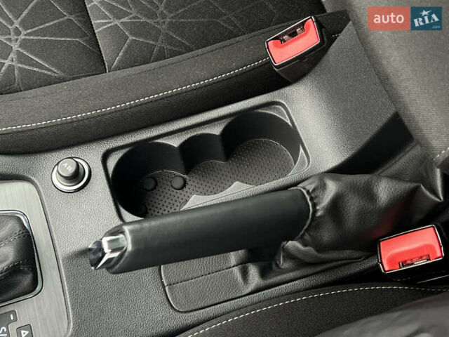 Серый Шкода Октавия, объемом двигателя 2 л и пробегом 285 тыс. км за 15900 $, фото 62 на Automoto.ua