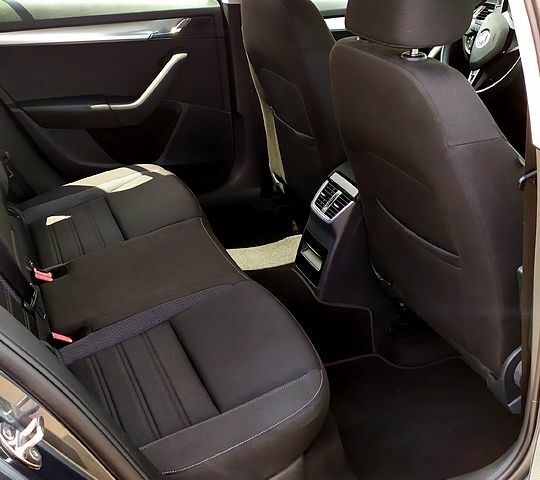 Серый Шкода Октавия, объемом двигателя 2 л и пробегом 289 тыс. км за 15000 $, фото 8 на Automoto.ua