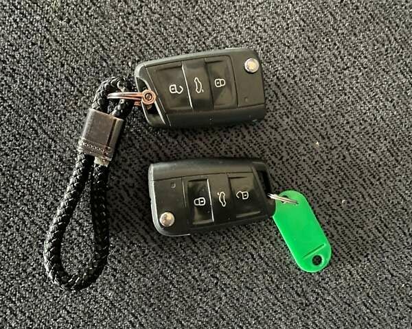 Сірий Шкода Октавія, об'ємом двигуна 2 л та пробігом 265 тис. км за 16300 $, фото 33 на Automoto.ua