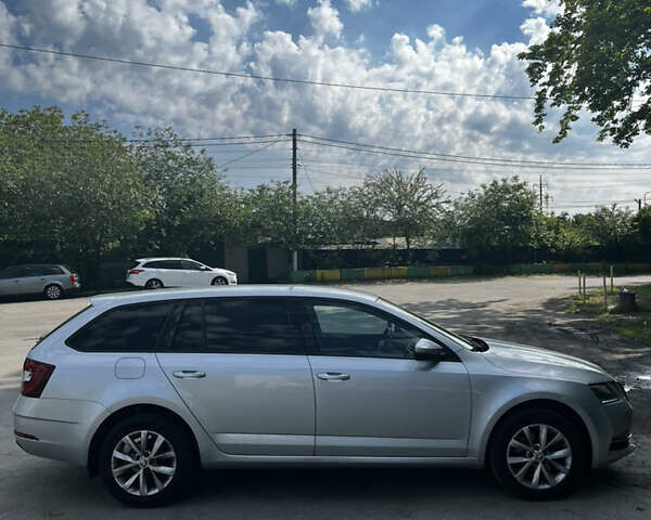 Сірий Шкода Октавія, об'ємом двигуна 1.97 л та пробігом 120 тис. км за 17300 $, фото 1 на Automoto.ua