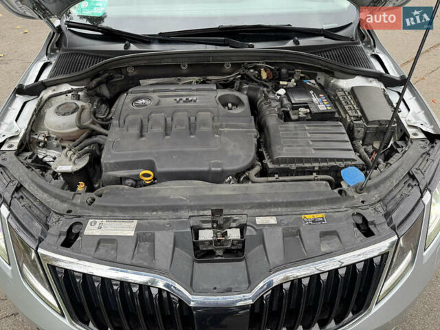 Серый Шкода Октавия, объемом двигателя 2 л и пробегом 175 тыс. км за 17999 $, фото 24 на Automoto.ua