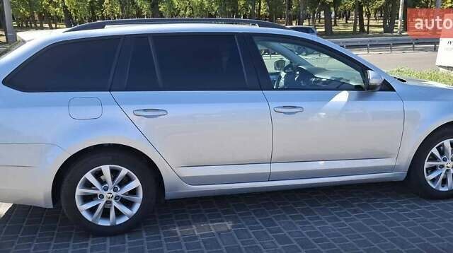 Сірий Шкода Октавія, об'ємом двигуна 1 л та пробігом 191 тис. км за 17500 $, фото 5 на Automoto.ua