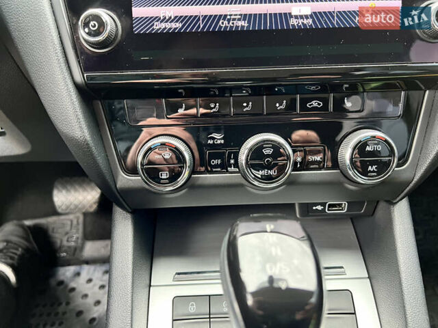 Серый Шкода Октавия, объемом двигателя 2 л и пробегом 250 тыс. км за 14900 $, фото 4 на Automoto.ua