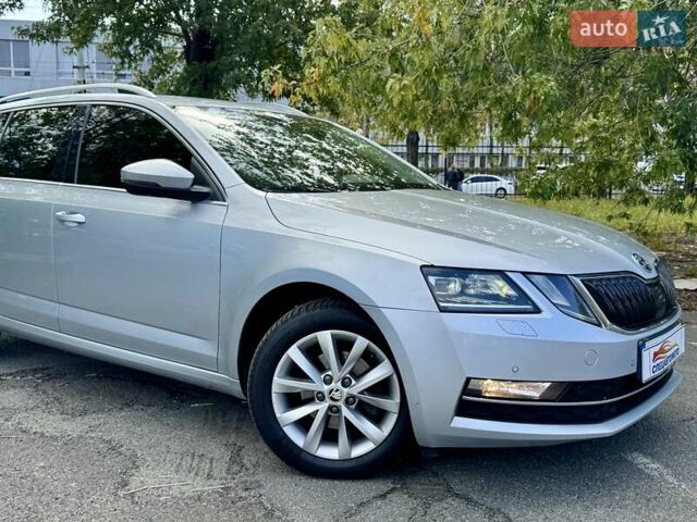 Серый Шкода Октавия, объемом двигателя 1.6 л и пробегом 210 тыс. км за 15990 $, фото 1 на Automoto.ua