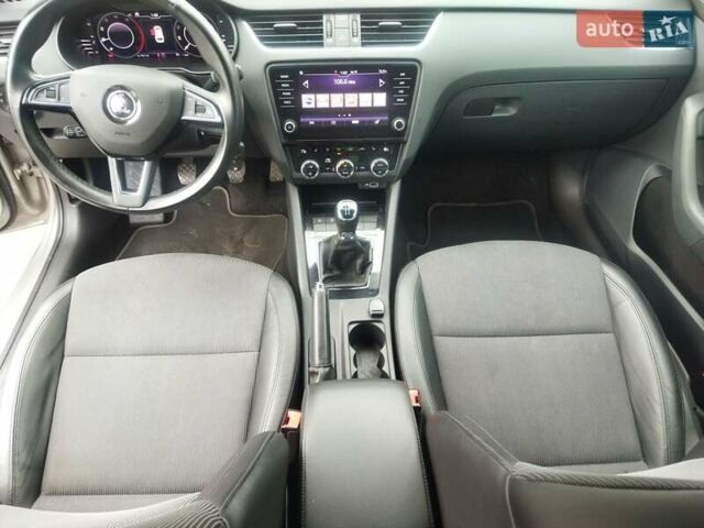 Серый Шкода Октавия, объемом двигателя 1.6 л и пробегом 212 тыс. км за 13500 $, фото 28 на Automoto.ua