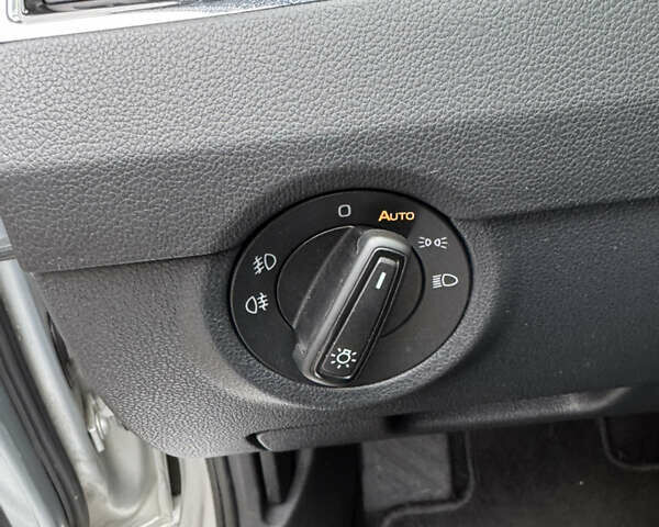 Серый Шкода Октавия, объемом двигателя 2 л и пробегом 175 тыс. км за 17999 $, фото 14 на Automoto.ua