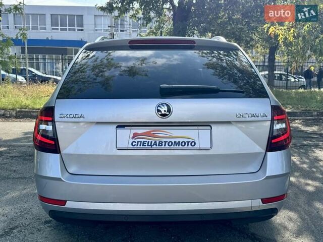 Серый Шкода Октавия, объемом двигателя 1.6 л и пробегом 210 тыс. км за 15990 $, фото 15 на Automoto.ua