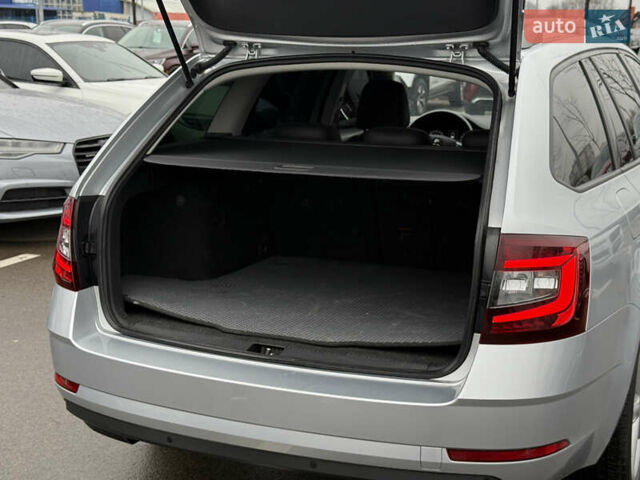 Серый Шкода Октавия, объемом двигателя 1.97 л и пробегом 233 тыс. км за 18800 $, фото 15 на Automoto.ua