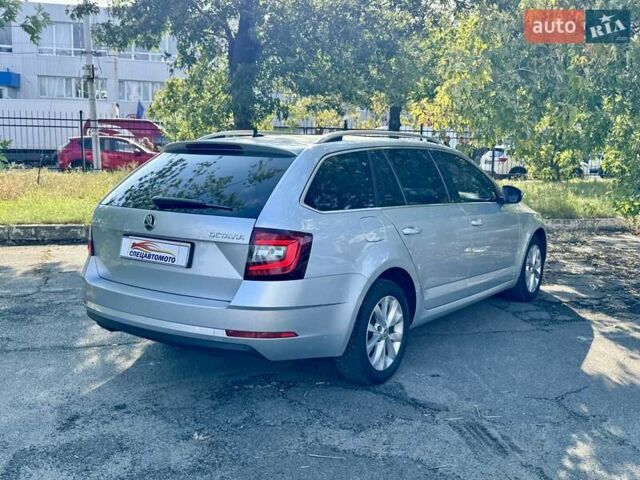 Серый Шкода Октавия, объемом двигателя 1.6 л и пробегом 210 тыс. км за 15990 $, фото 11 на Automoto.ua