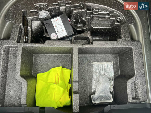 Серый Шкода Октавия, объемом двигателя 2 л и пробегом 285 тыс. км за 15900 $, фото 39 на Automoto.ua