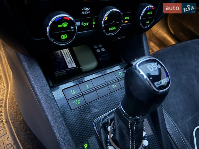 Серый Шкода Октавия, объемом двигателя 2 л и пробегом 255 тыс. км за 16900 $, фото 22 на Automoto.ua