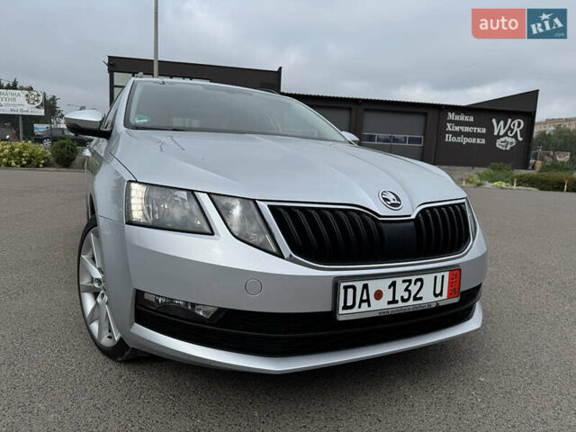 Серый Шкода Октавия, объемом двигателя 2 л и пробегом 259 тыс. км за 14970 $, фото 6 на Automoto.ua