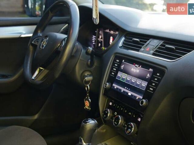 Серый Шкода Октавия, объемом двигателя 1.6 л и пробегом 336 тыс. км за 13800 $, фото 60 на Automoto.ua