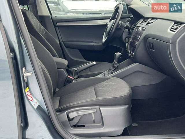 Серый Шкода Октавия, объемом двигателя 2 л и пробегом 285 тыс. км за 15900 $, фото 47 на Automoto.ua