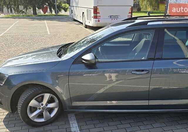 Шкода Октавия 2019 в Луцке на Automoto.ua Серый Шкода Октавия, объемом двигателя 1.97 л и пробегом 269 тыс. км за 15400 $, фото 9 на Automoto.ua