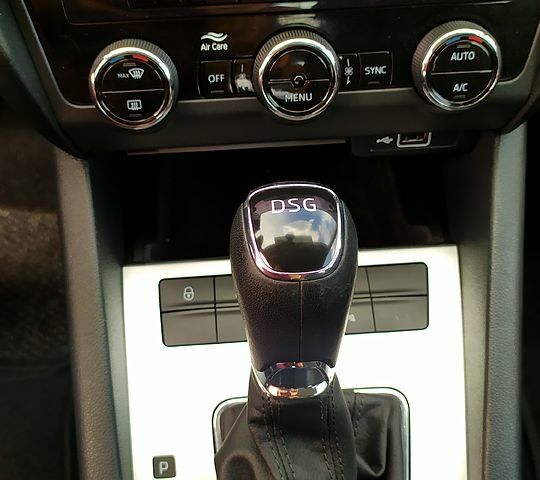 Серый Шкода Октавия, объемом двигателя 2 л и пробегом 289 тыс. км за 15000 $, фото 3 на Automoto.ua