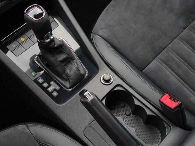 Сірий Шкода Октавія, об'ємом двигуна 2 л та пробігом 54 тис. км за 7500 $, фото 7 на Automoto.ua