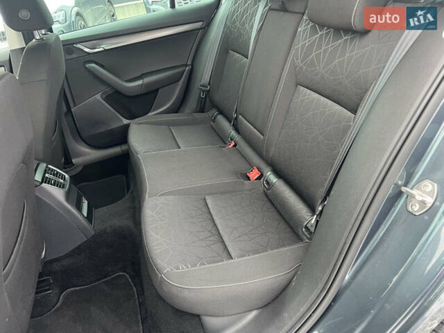 Серый Шкода Октавия, объемом двигателя 2 л и пробегом 285 тыс. км за 15900 $, фото 32 на Automoto.ua