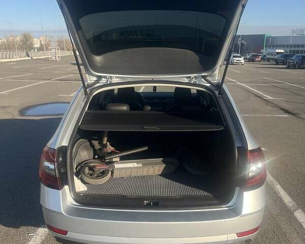 Серый Шкода Октавия, объемом двигателя 2 л и пробегом 233 тыс. км за 17850 $, фото 11 на Automoto.ua