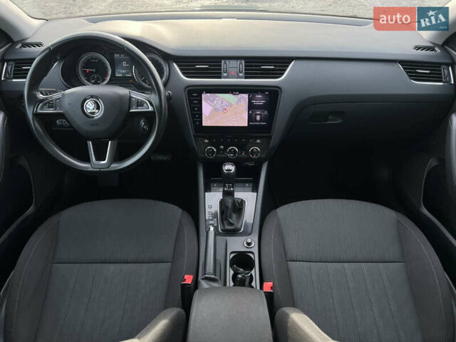 Серый Шкода Октавия, объемом двигателя 2 л и пробегом 210 тыс. км за 17900 $, фото 51 на Automoto.ua