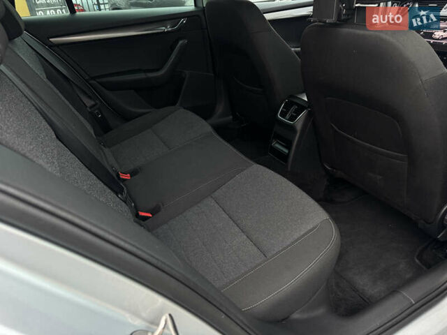 Серый Шкода Октавия, объемом двигателя 2 л и пробегом 291 тыс. км за 14800 $, фото 41 на Automoto.ua