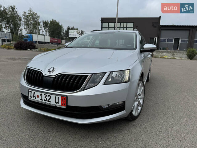 Серый Шкода Октавия, объемом двигателя 2 л и пробегом 259 тыс. км за 14970 $, фото 5 на Automoto.ua