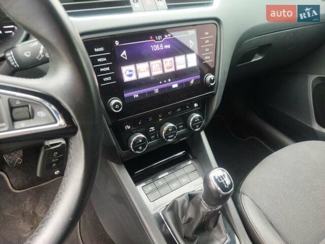 Серый Шкода Октавия, объемом двигателя 1.6 л и пробегом 212 тыс. км за 13500 $, фото 26 на Automoto.ua