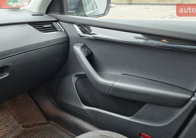 Серый Шкода Октавия, объемом двигателя 2 л и пробегом 235 тыс. км за 19800 $, фото 28 на Automoto.ua