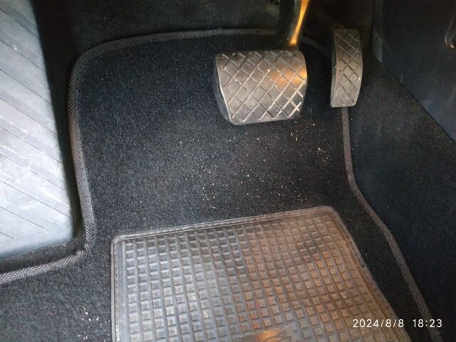 Серый Шкода Октавия, объемом двигателя 1.6 л и пробегом 220 тыс. км за 13100 $, фото 5 на Automoto.ua